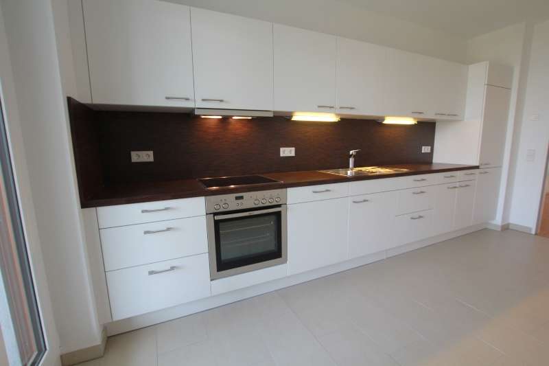 Wohnen in Mainnähe: Charmante 3-Zimmer-Wohnung mit Balkon, Loggia & EBK - Photo 2