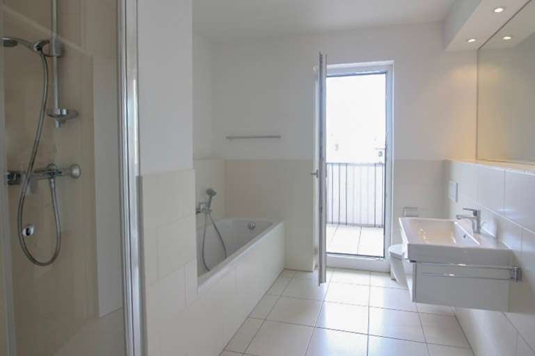 Wohnen am Westhafen: Helle 3-Zimmer-Wohnung mit Balkon & Loggia - Foto 2