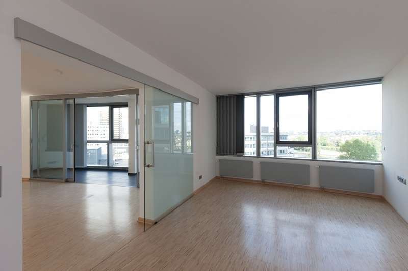 Wohnen mal anders: 3-Zimmer-Wohnung mit neuer Einbauküche & Wintergarten - Photo 4