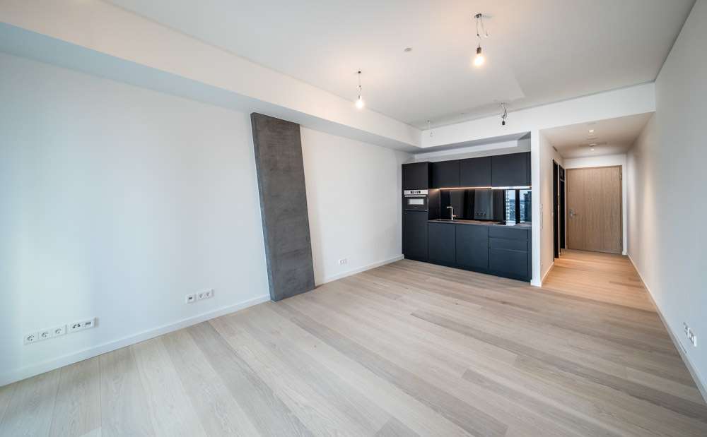 IN THE HEART OF THE SKYLINE: 1-Zimmer-Wohnung mit Balkon - Photo 1